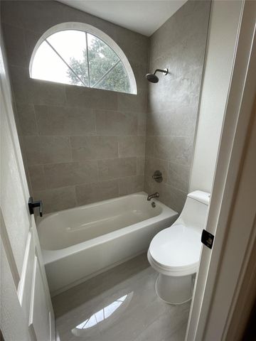 5622 Lake Place, Houston, TX 77041