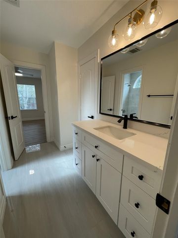 5622 Lake Place, Houston, TX 77041