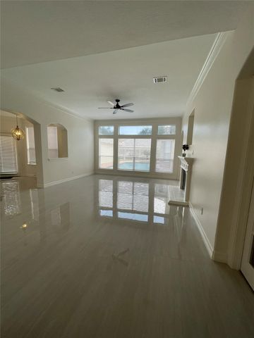 5622 Lake Place, Houston, TX 77041