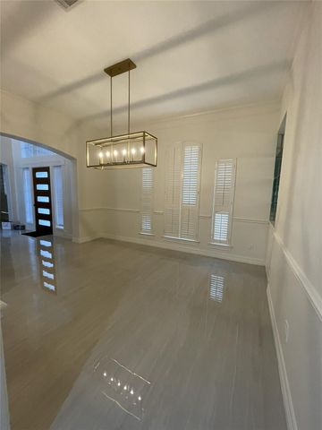 5622 Lake Place, Houston, TX 77041