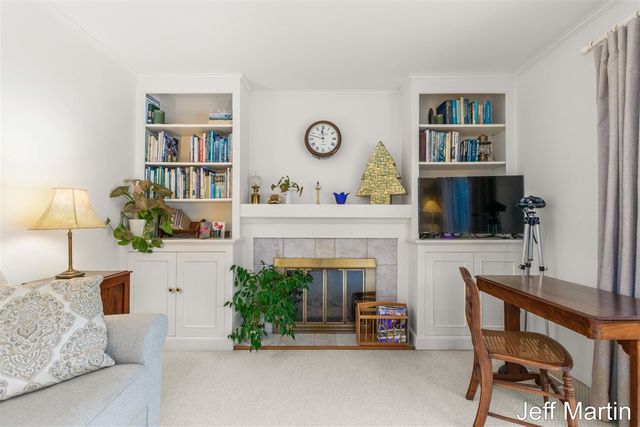 5622 Far Hill Drive, Grand Rapids, MI 49546