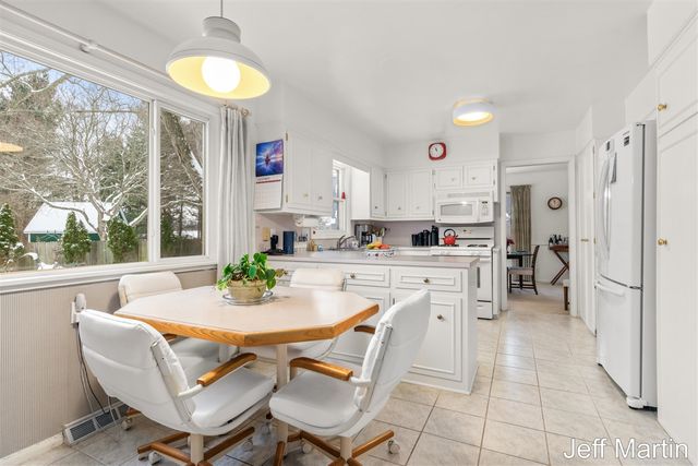 5622 Far Hill Drive, Grand Rapids, MI 49546