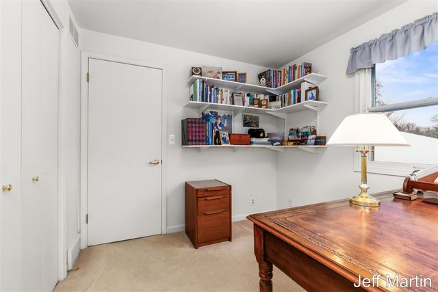 5622 Far Hill Drive, Grand Rapids, MI 49546