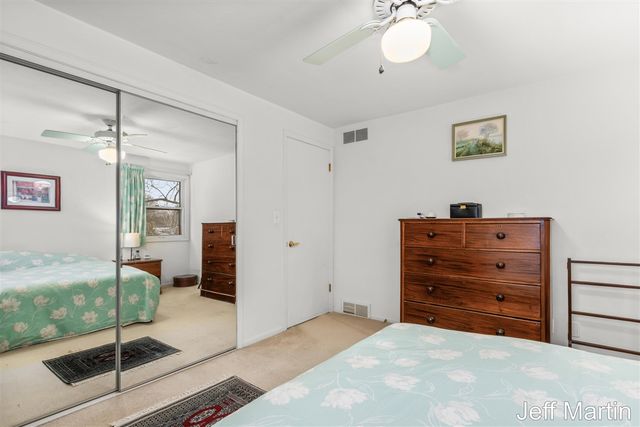 5622 Far Hill Drive, Grand Rapids, MI 49546