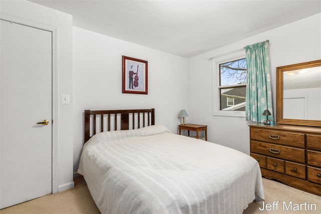 5622 Far Hill Drive, Grand Rapids, MI 49546