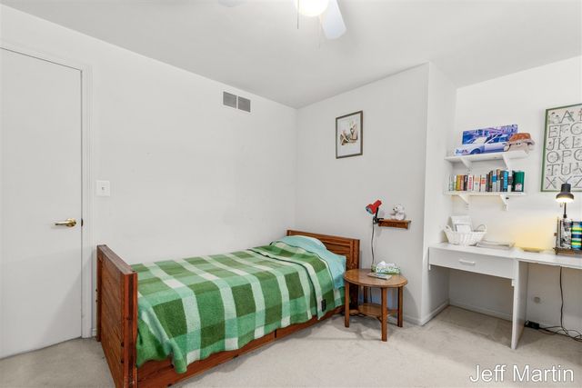 5622 Far Hill Drive, Grand Rapids, MI 49546