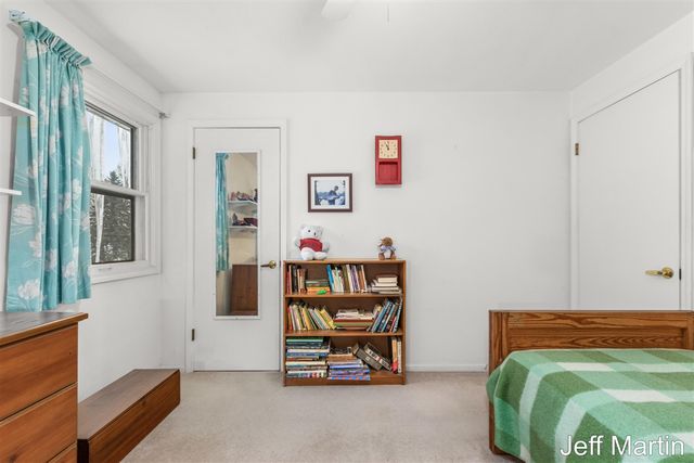 5622 Far Hill Drive, Grand Rapids, MI 49546