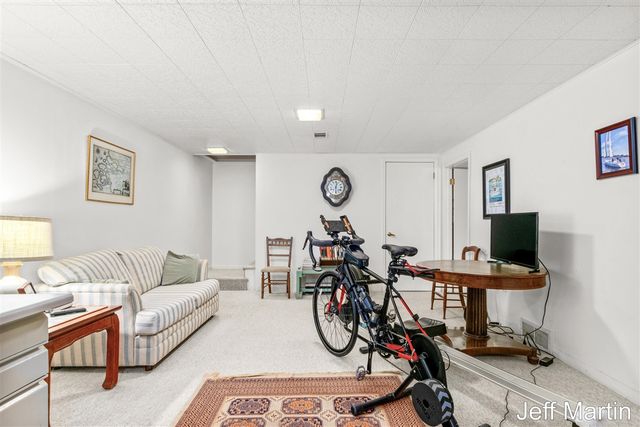 5622 Far Hill Drive, Grand Rapids, MI 49546