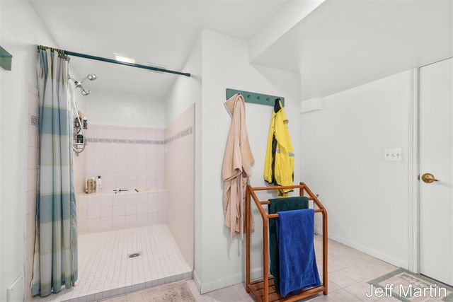 5622 Far Hill Drive, Grand Rapids, MI 49546