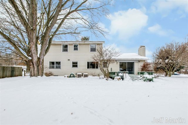 5622 Far Hill Drive, Grand Rapids, MI 49546