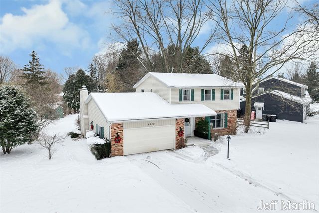 5622 Far Hill Drive, Grand Rapids, MI 49546