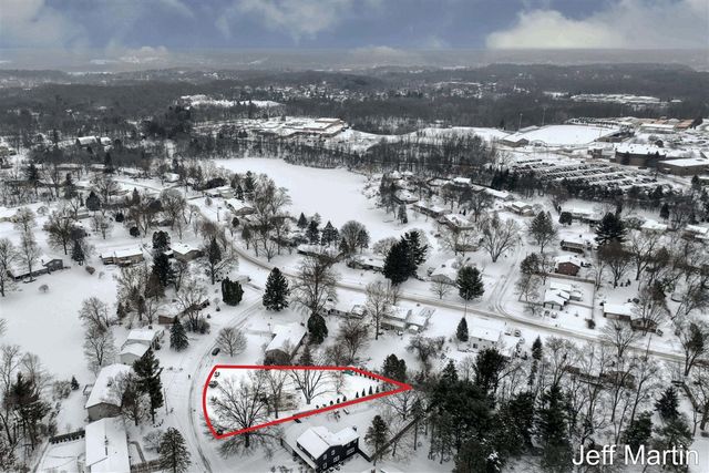 5622 Far Hill Drive, Grand Rapids, MI 49546