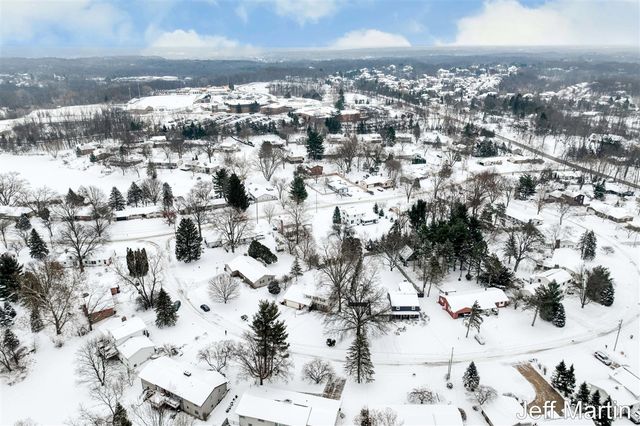 5622 Far Hill Drive, Grand Rapids, MI 49546