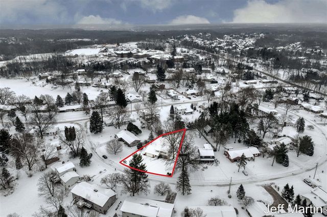 5622 Far Hill Drive, Grand Rapids, MI 49546