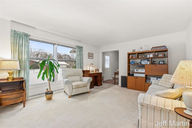 5622 Far Hill Drive, Grand Rapids, MI 49546