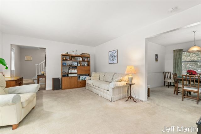 5622 Far Hill Drive, Grand Rapids, MI 49546