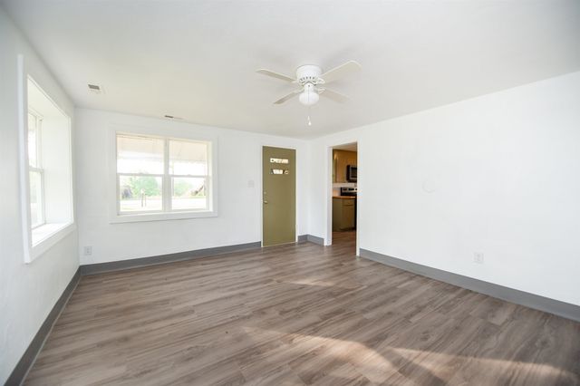 2336 W Croft Circle, Spartanburg, SC 29302