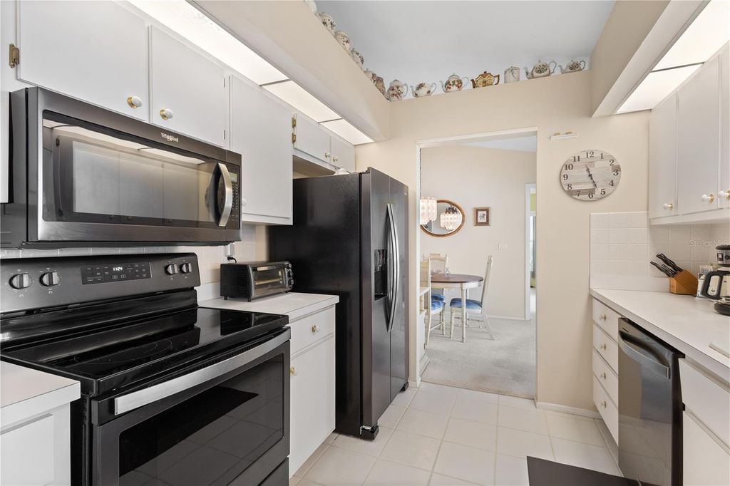 Image 12 of property listing at 2146 PETERBOROUGH ROAD, Punta Gorda, FL 33983