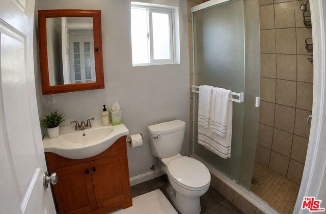 5705 West Blvd, Los Angeles, CA 90043