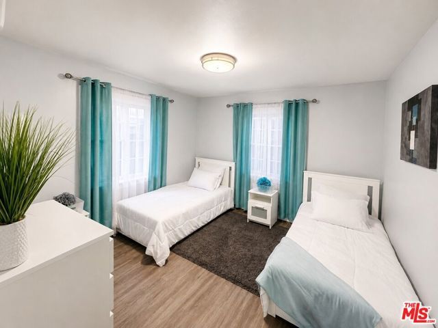 5705 West Blvd, Los Angeles, CA 90043