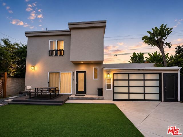 5705 West Blvd, Los Angeles, CA 90043