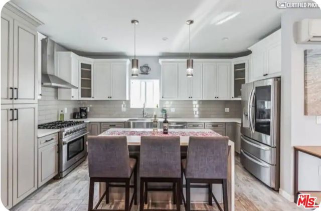5705 West Blvd, Los Angeles, CA 90043