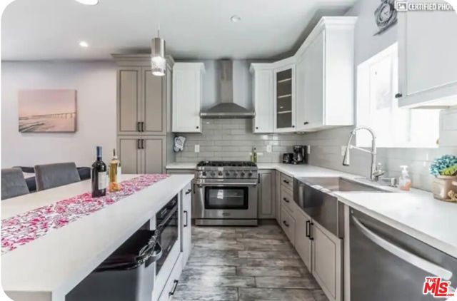 5705 West Blvd, Los Angeles, CA 90043