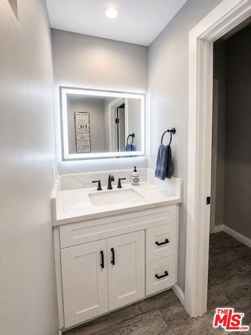 5705 West Blvd, Los Angeles, CA 90043