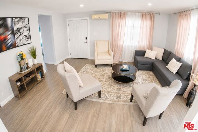 5705 West Blvd, Los Angeles, CA 90043
