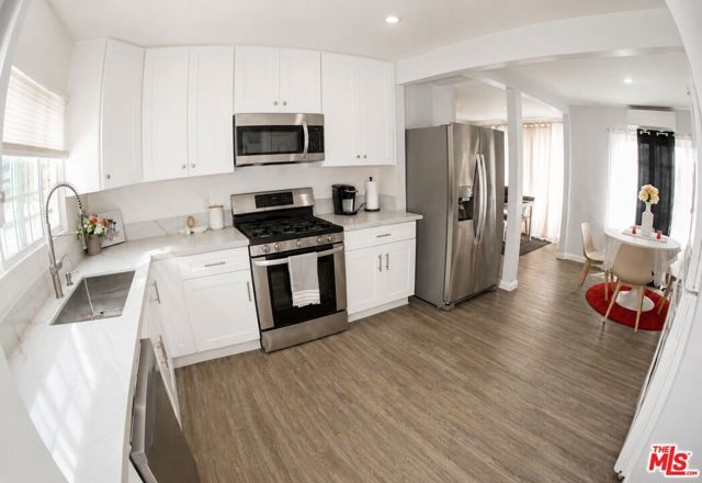 5705 West Blvd, Los Angeles, CA 90043