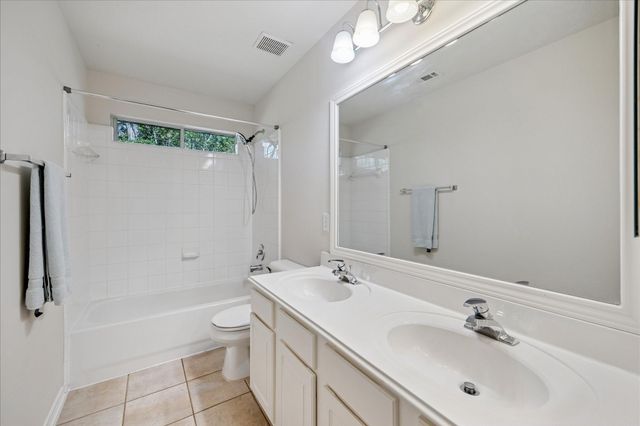 30 Jewelsford Drive, The Woodlands, TX 77382