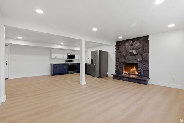 8857 S CAPELLA WAY, Sandy, UT 84093