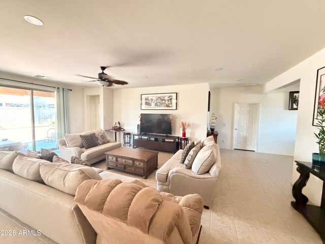 10156 W GOLDEN Lane, Peoria, AZ 85345