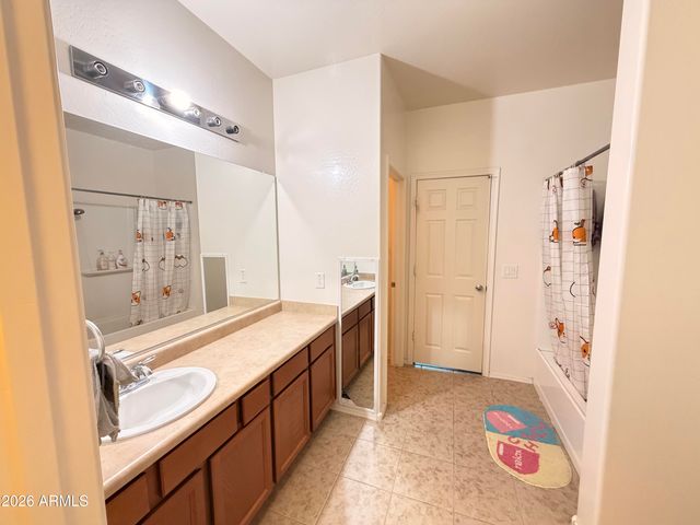 10156 W GOLDEN Lane, Peoria, AZ 85345