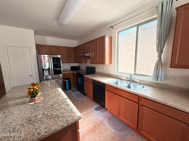 10156 W GOLDEN Lane, Peoria, AZ 85345