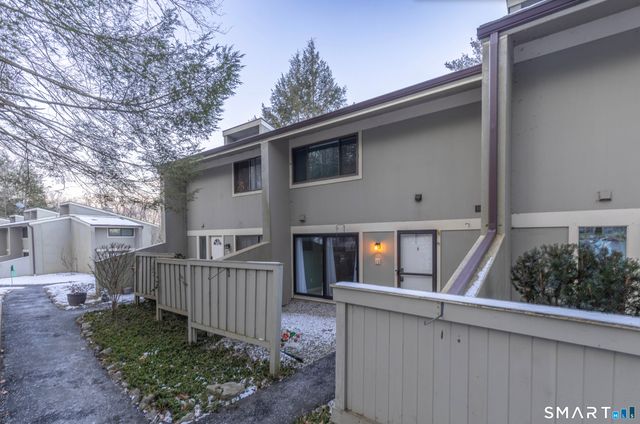 13 Clubhouse Drive 13, Woodbury, CT 06798