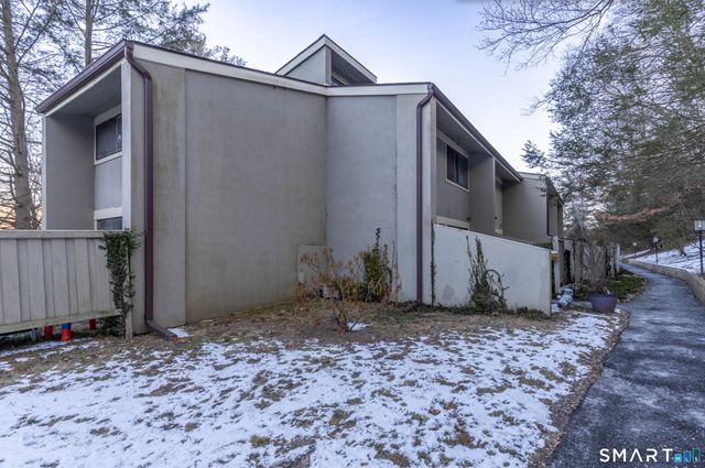 13 Clubhouse Drive 13, Woodbury, CT 06798