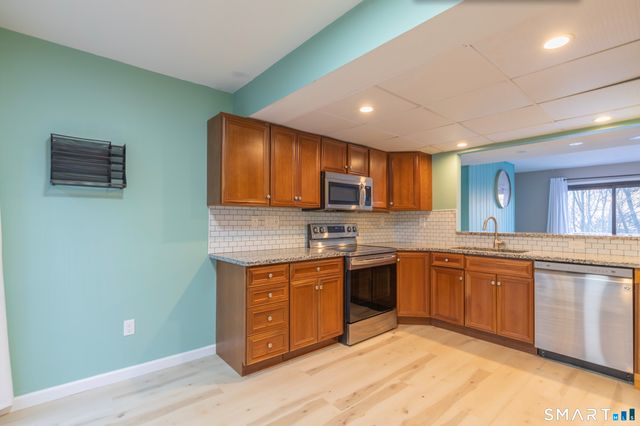 13 Clubhouse Drive 13, Woodbury, CT 06798