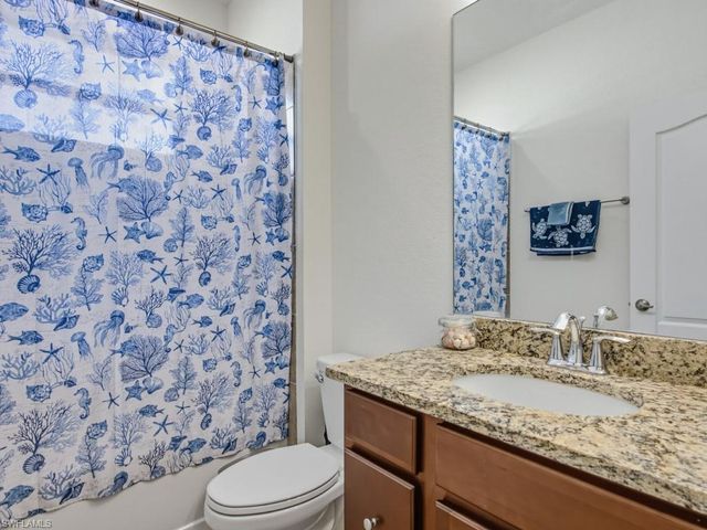 1577 Vizcaya LN, Naples, FL 34113