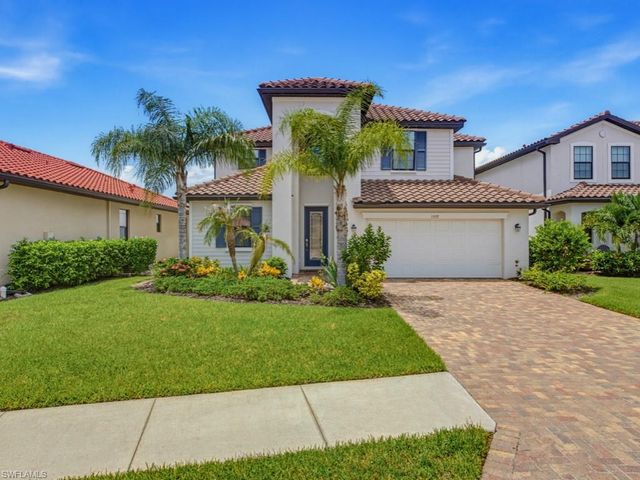 1577 Vizcaya LN, Naples, FL 34113