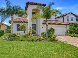 1577 Vizcaya LN, Naples, FL 34113