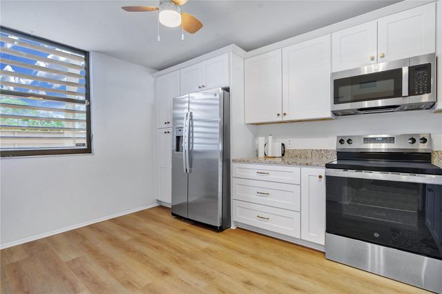 597 LAKESIDE DRIVE 205, Bradenton, FL 34210