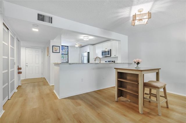 597 LAKESIDE DRIVE 205, Bradenton, FL 34210