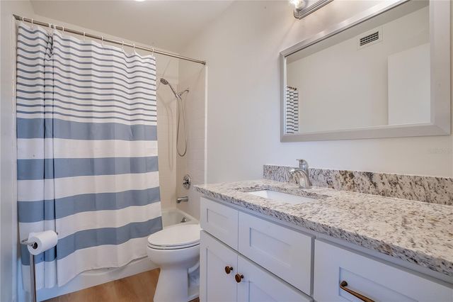597 LAKESIDE DRIVE 205, Bradenton, FL 34210