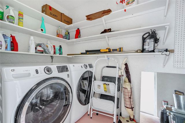 597 LAKESIDE DRIVE 205, Bradenton, FL 34210