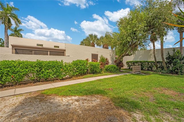 597 LAKESIDE DRIVE 205, Bradenton, FL 34210