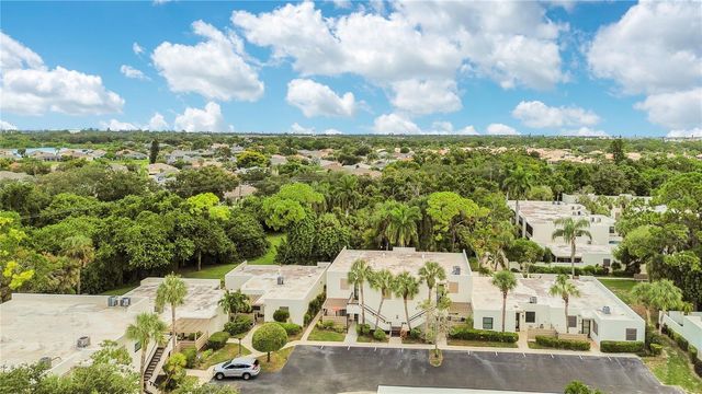 597 LAKESIDE DRIVE 205, Bradenton, FL 34210