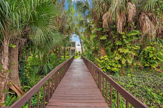 597 LAKESIDE DRIVE 205, Bradenton, FL 34210