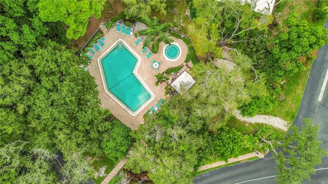597 LAKESIDE DRIVE 205, Bradenton, FL 34210