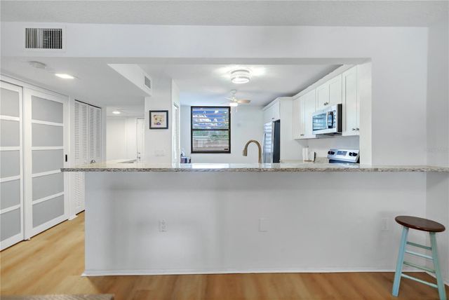 597 LAKESIDE DRIVE 205, Bradenton, FL 34210
